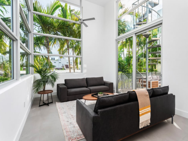 Miami Waterfront Luxury Villa - 4 Bedrooms Boater`s Retreat with Gym & Pool